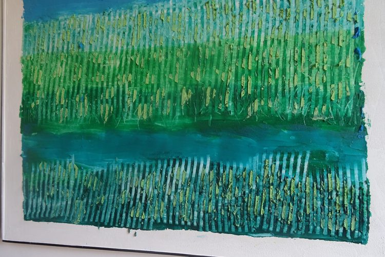 Toile fait a base de beurre, bleu et vert, œuvre participative, qui donne la possibilité au spectateur de creuser dans la matière