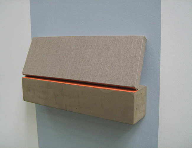 2 éléments, toile vierge, enduit teinté sur bois