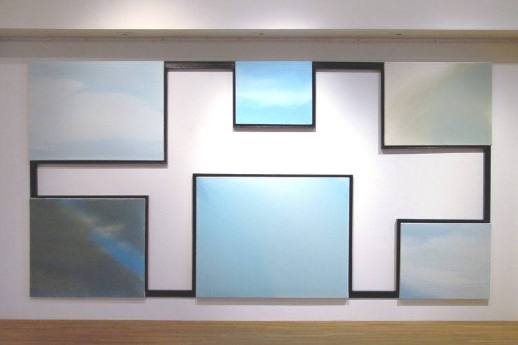 Toiles dans le tons bleu ciel, avec un cadre intérieur
