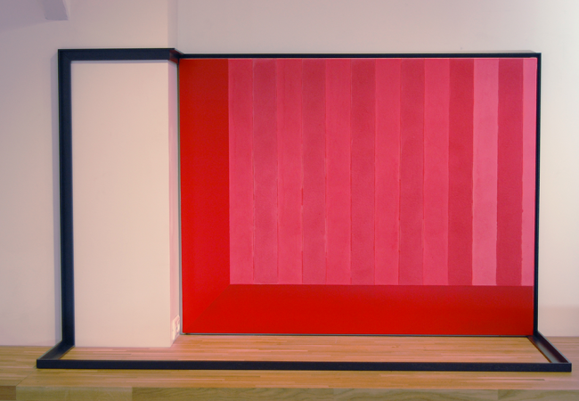 Toile rayée camaïeu de rouge/rose, dans un cadre décentré