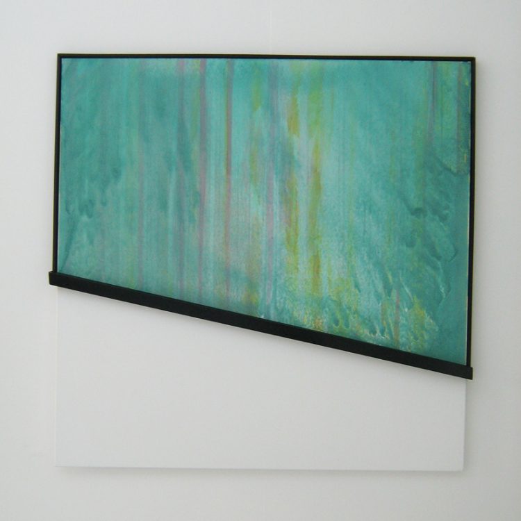 Toile vierge d'un coté, vert encadré de noir de l'autre