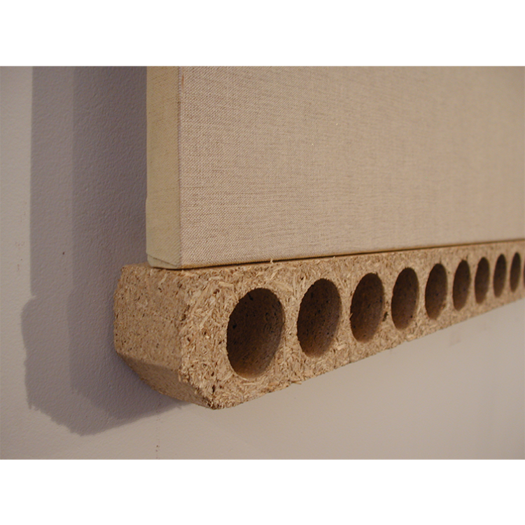 Acrylique sur toile, sur un socle de bois trouer